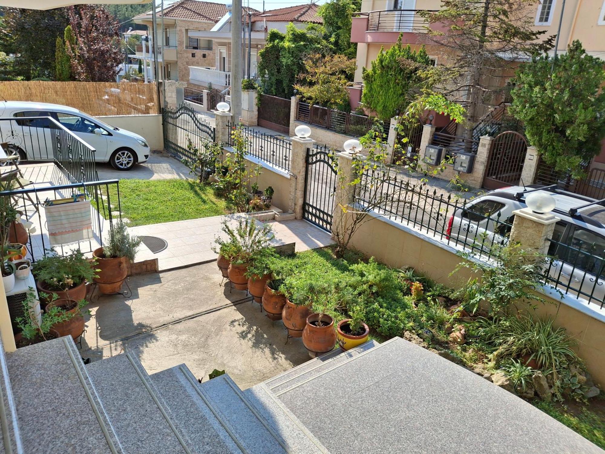 Aurora - Close To Macedonia Airport Apartment *